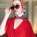 THE GRACE KELLY USING A SATIN SCARF