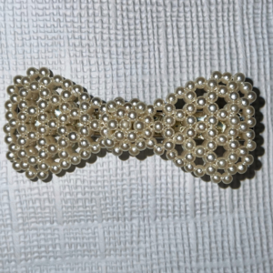 BE A GEM IN PEARLS JUMBO BOW HAIR CLIP