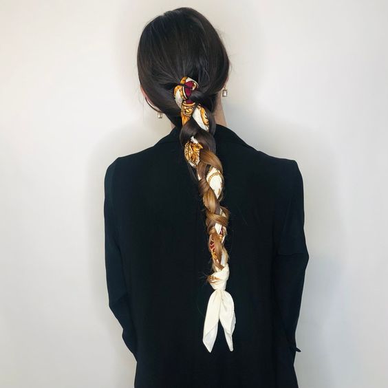 how to tie scarf on head