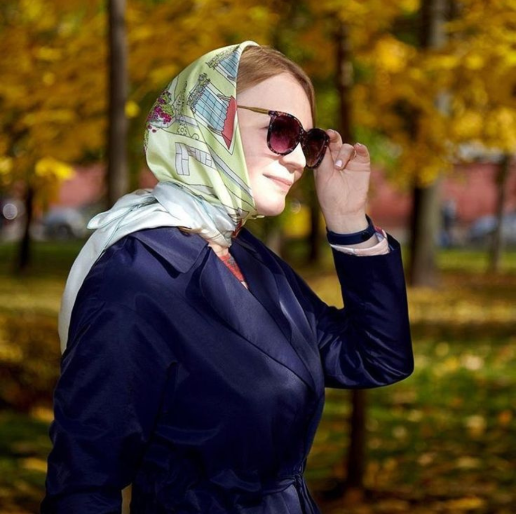 grace kelly scarf tutorial